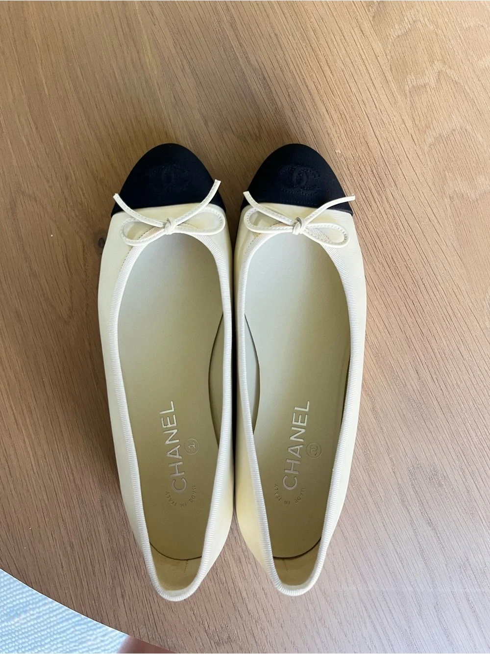 Chanel Authentic Ivory Ballet Flats Size 39 - Picture 14 of 15